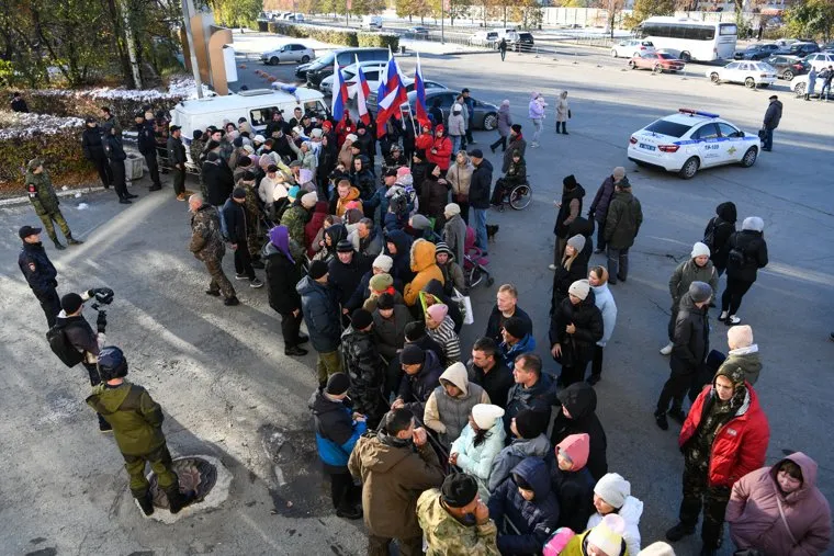 Отправление мобилизованных свердловчан из ДК Металлург. Свердловская область, Верхняя Пышма