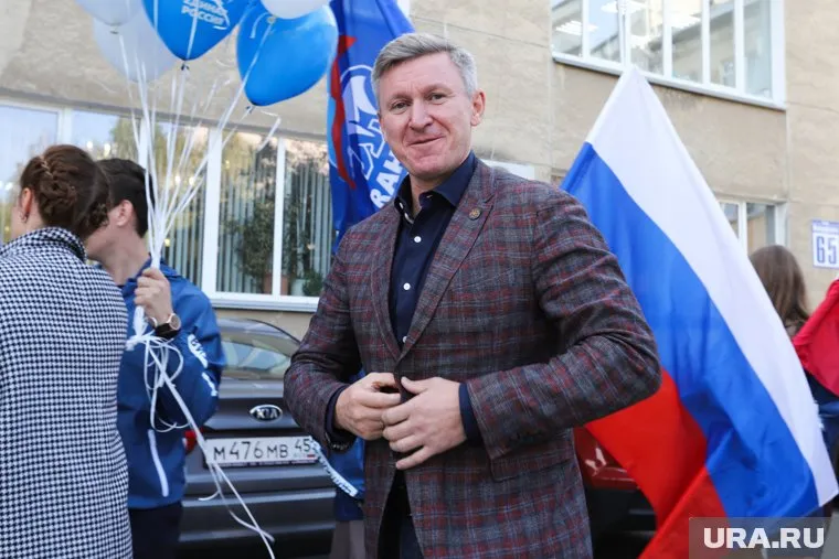 Единороссы предложили на пост председателя облдумы Дмитрия Фролова