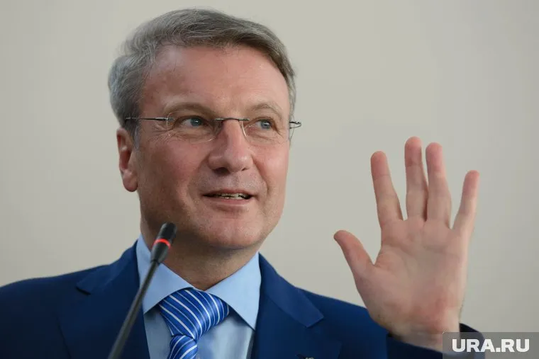 Герман Греф лично проверил, как в его банке работают с инвалидами