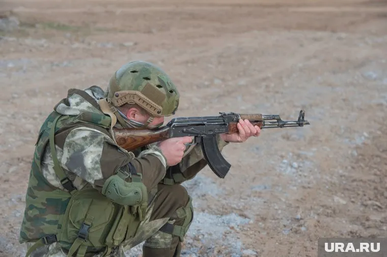 За 10 дней до голосования Миронов спешно уехал в зону боевых действий в Курской области