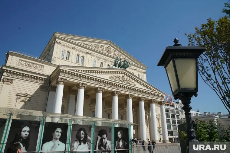 Из Большого театра под аплодисменты вынесли гроб с телом Григоровича