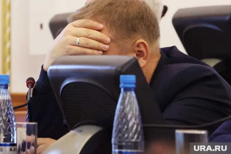 В Урае неизвестные избавляются од газет, принадлежащих властям