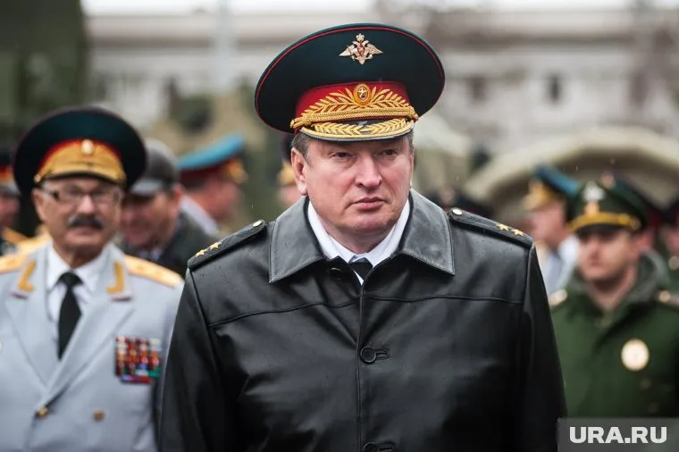 По словам одного из источников, Александр Лапин вернется к оперативному командованию «Центром» к концу ноября (архивное фото)