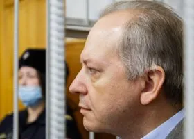 Бывший свердловский замминистра уехал судиться в Читу, выйдя из СИЗО