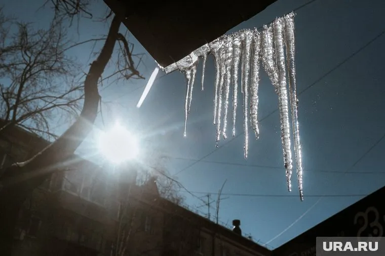 В подъезде кто-то спилил батареи