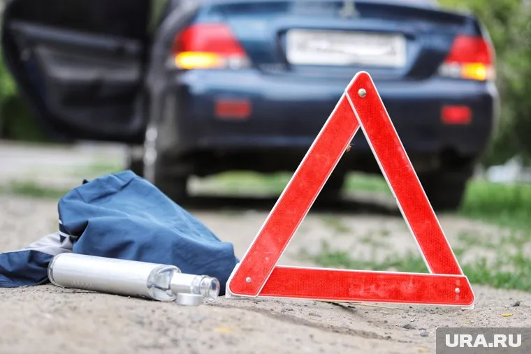 На пересечении ул. Дзержинского и проспекта Машиностроителей в Кургане столкнулись два авто