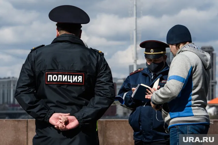 Медики и полицейские исполнили решение суда