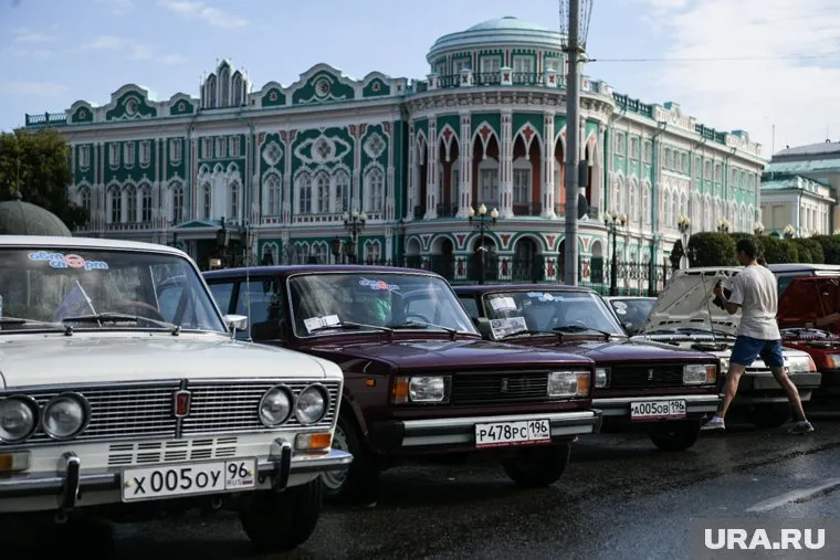 Выставка ретро-техники одно из традиционных мероприятий Дня города