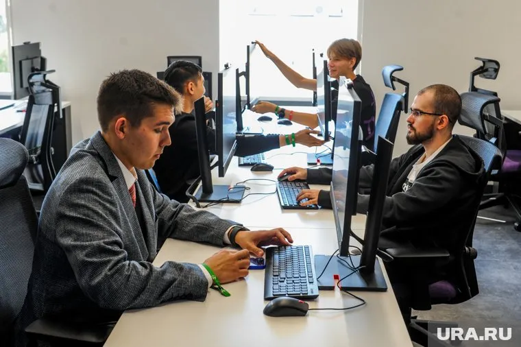 Специалист советует использовать разные и сложные пароли для разных устройств