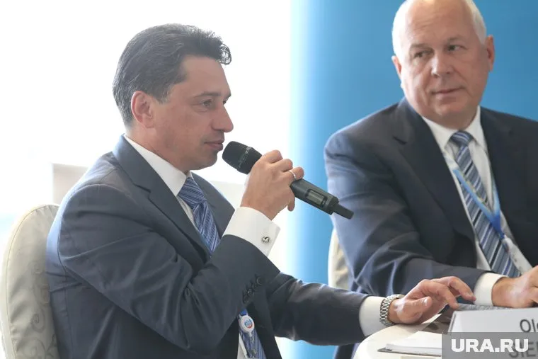 Протекцию Олегу Сиенко (слева) в свое время составил Сергей Чемезов