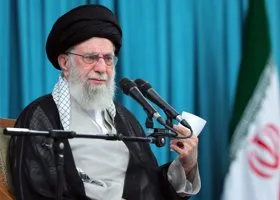 Верховный лидер Ирана почти на месяц спрятался в бункере