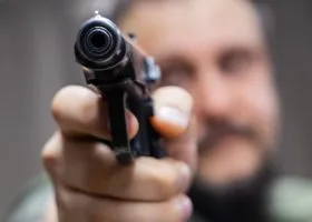 Находящийся в розыске житель ЯНАО расстрелял челябинских полицейских