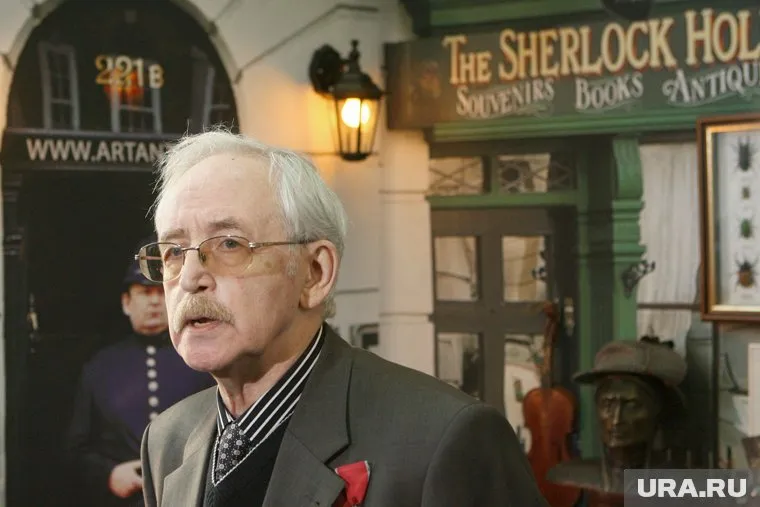 Василий Ливанов находится в больнице, он сейчас лечится