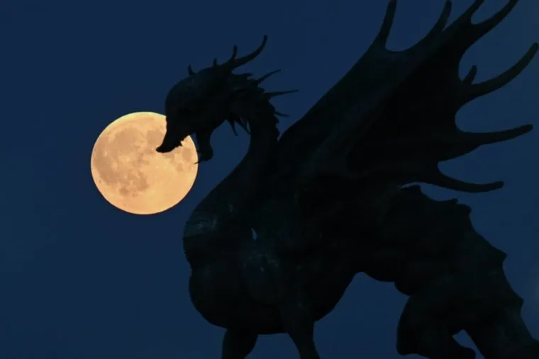 Полное лунное затмение в Казани