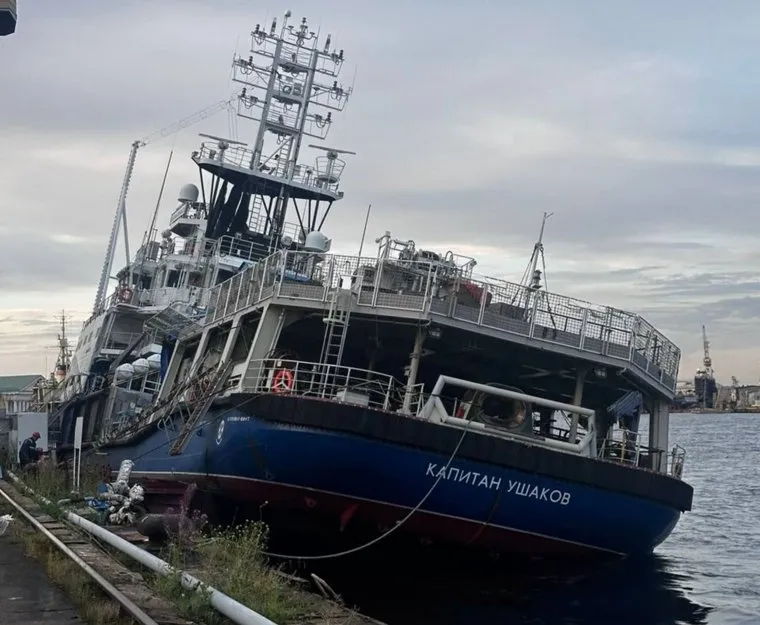 В Петербурге устанавливают обстоятельства затопления морского буксира