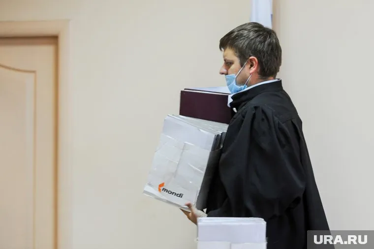 Адвокаты обвиняемых не стали комментировать самоотвод судьи Александра Табакова