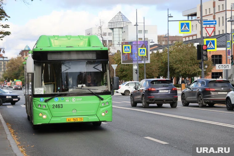 Автобус №31 будет следовать по улице 60-летия Октября (архивное фото) 