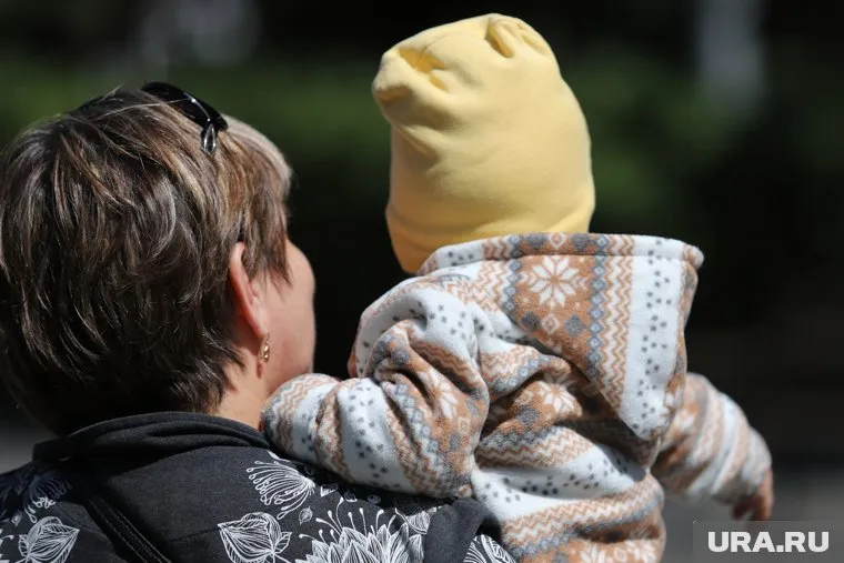 Ирина Волынец попросила увеличить пособие по уходу за ребенком до 100% размера зарплаты родителя