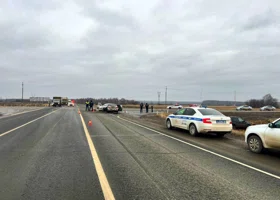 Два человека погибли в массовой аварии из-за грубых нарушений ПДД на свердловской трассе