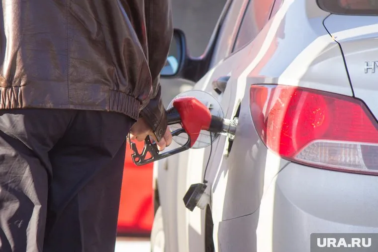 Мужчина поджег бензобак во время заправки