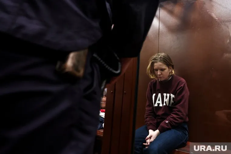 Дарье Треповой передал бюст с бомбой диверсант Юрий Денисов, сообщили в ФСБ