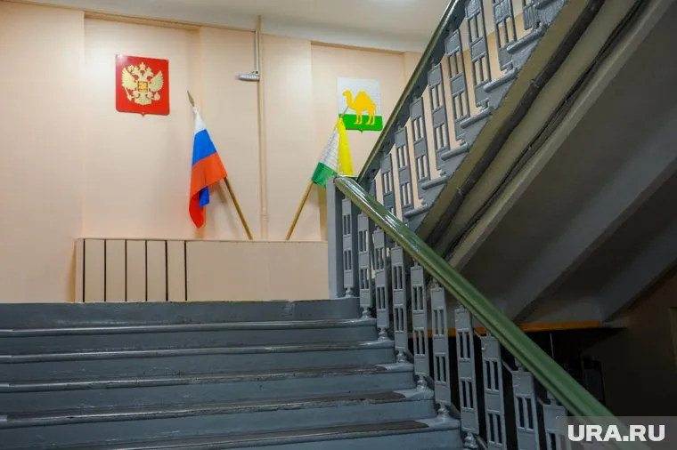 Государственные символы направят в школы до начала учебного года