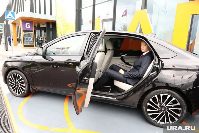Депутаты Госдумы пересядут на Lada Aura