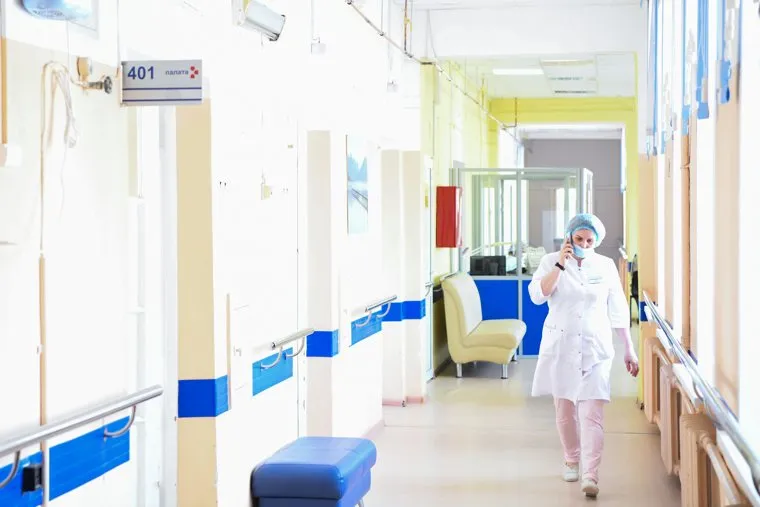 Стационар ЦГКБ №3 на улице Братьев Быковых. Екатеринбург