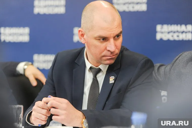 Ботов провел торжественную встречу с ветераном труда