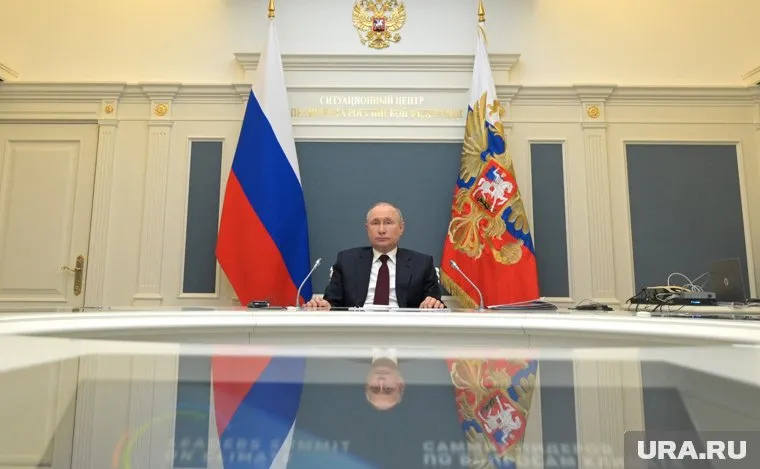 Выступление Владимира Путина на саммите началось с небольшой технической неполадки