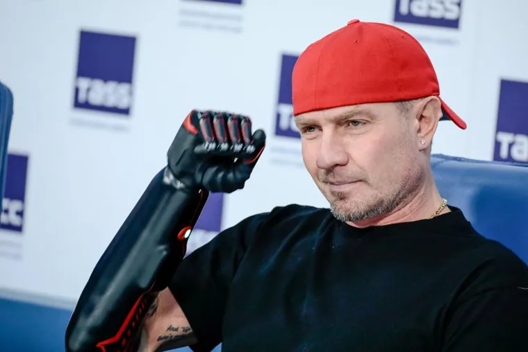 Пресс-конференция в ТАСС перед выходом в прокат документального фильма «Роман Костомаров: Рожденный дважды». 6 марта 2024. Москва