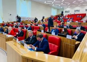 Депутаты заксобрания ЯНАО поделили зарплаты