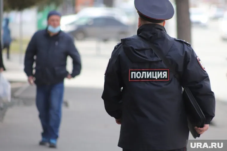 Ребенка ищут полицейские и добровольцы