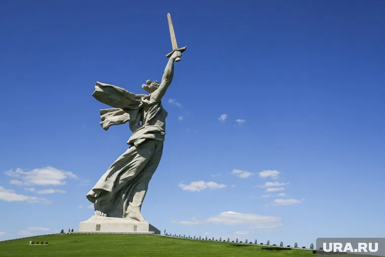 На мамаевом кургане нашли труп человека внутри скульптуры