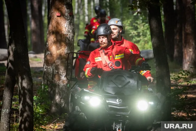 Для того, чтобы быстро добраться до потерявшихся туристов, у специалистов есть внедорожная техника - квадроциклы