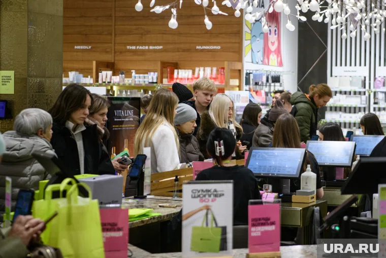 Очереди заметили в разных магазинах 