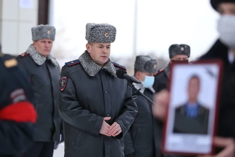 Похороны погибшего полицейского Михалева Дениса в поселке Мишкино. Курган