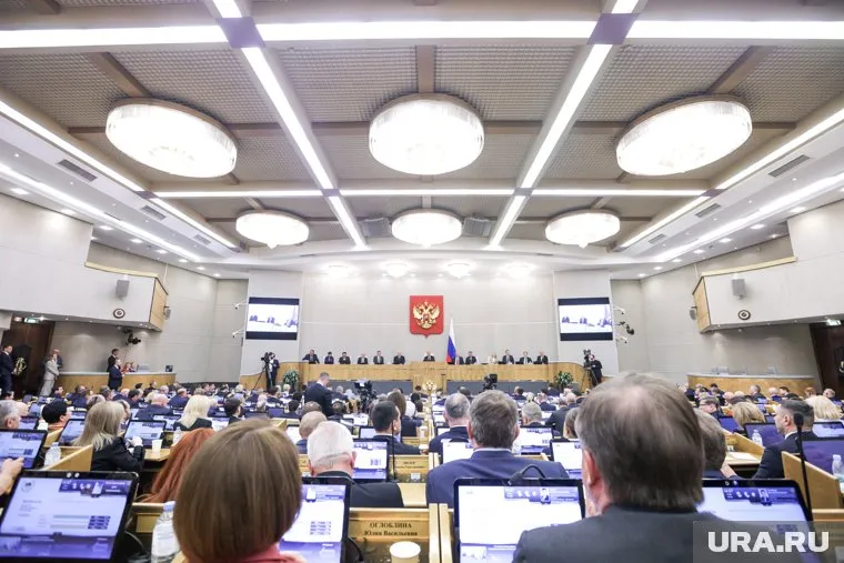 В Госдуму хотят внести поправку, запрещающую иноагентам работать в госкорпорациях 