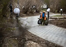 Коммунальщики Екатеринбурга вывезли тонны мусора после Дня города