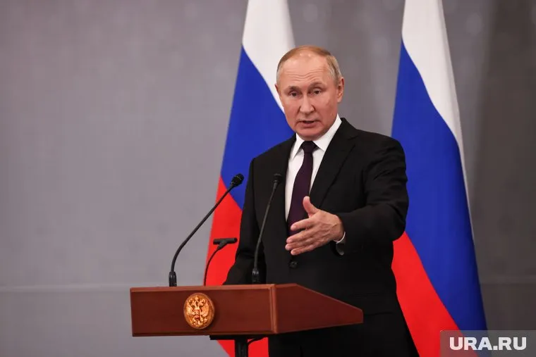 Путин хочет увеличить число россиян, которые смогут воспользоваться «Пушкинской картой»