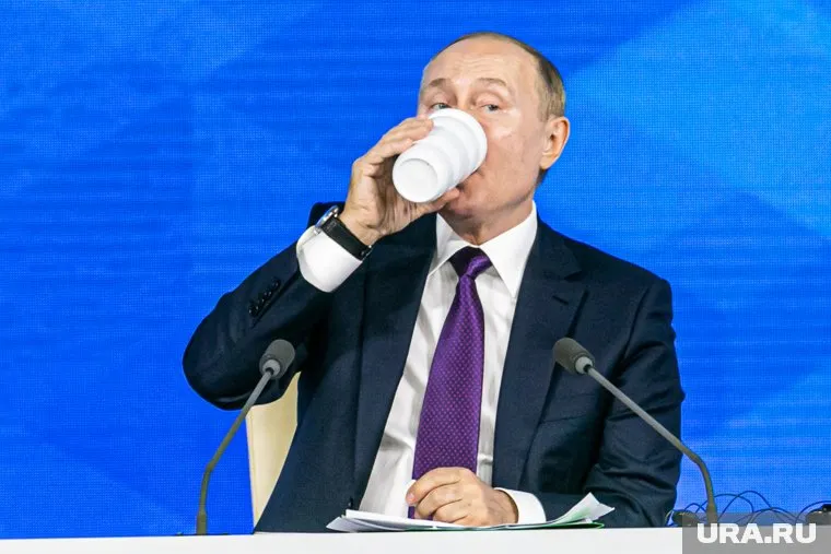 У Владимира Путина есть выбор касаемо деэскалации вокруг Украины, пишет Bloomberg