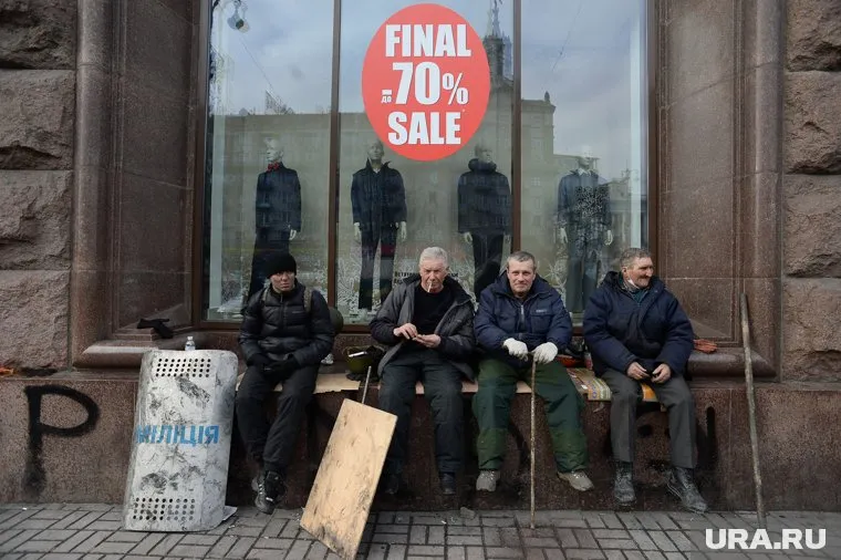 Россияне охотятся за скидками, чтобы выжить