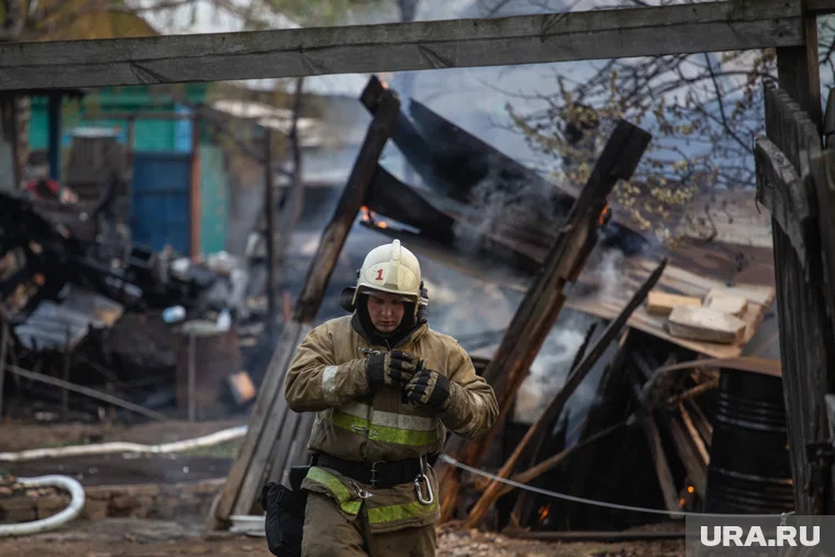 Пожар в СНТ под Курганом: сгорели дачные дома и автомобиль (архивное фото)