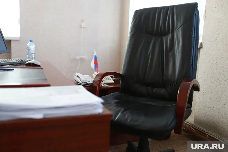 Глава Березовского района Владимир Фомин досрочно сложил полномочия