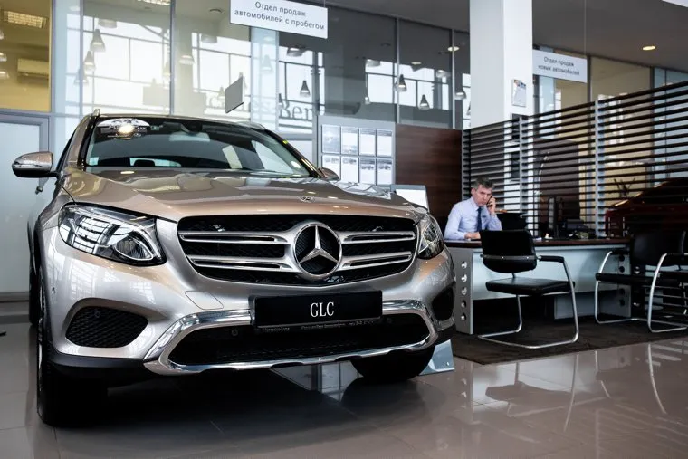 Салон «Мерседес-Бенц» в УралАвтоХаус. Екатеринбург