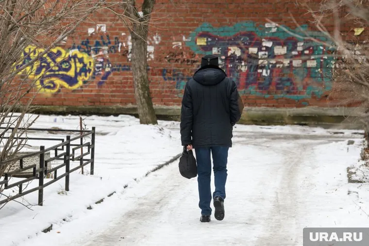 Мужчина расстроился из-за решения родителей расстаться (архивное фото)