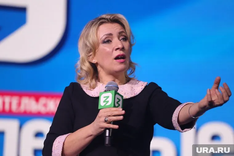 Мария Захарова проводит брифинг на полях ВЭФ во Владивостоке
