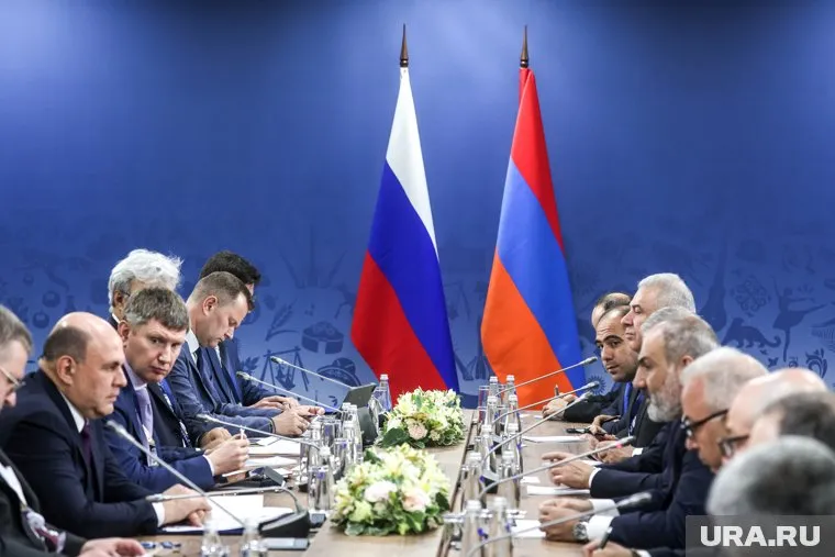 Россия и Армения должны поддерживать здоровые отношения друг с другом, отметили в дипведомстве