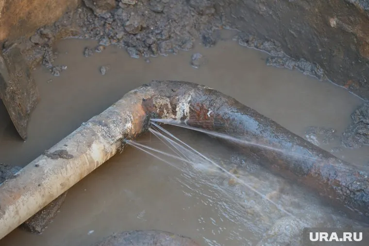 Трубы использовались для того, чтобы откачивать грунтовые воды