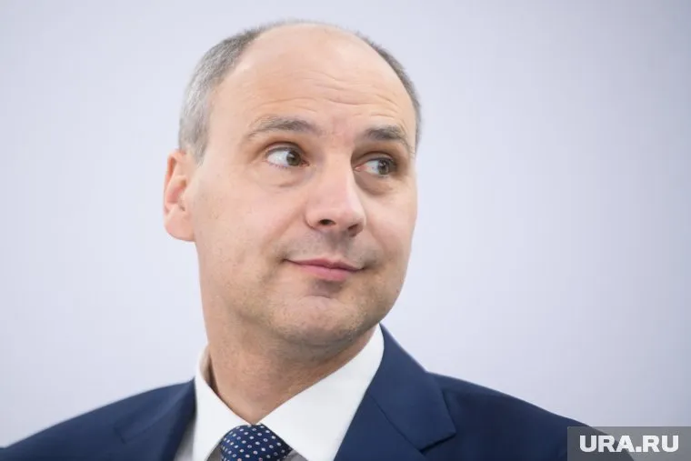 Денис Паслер призвал свердловчан не откладывать рождение детей
